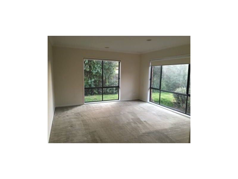 9 Stanhope Avenue, Berwick VIC 3806