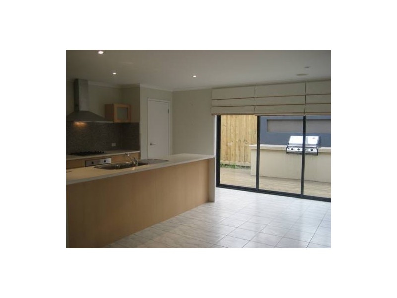 3 Tyrone Avenue, Pakenham VIC 3810