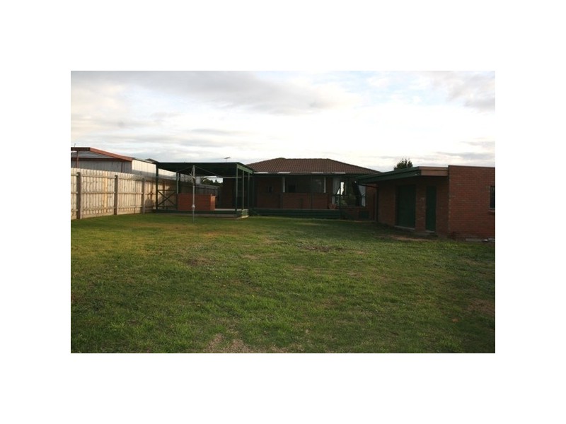 4 Dulnain Close, Hampton Park VIC 3976