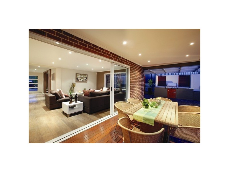 4 Michigan Grange, Pakenham VIC 3810