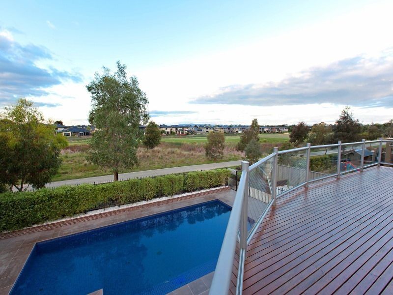 15 Niblick Circuit, Sandhurst VIC 3977