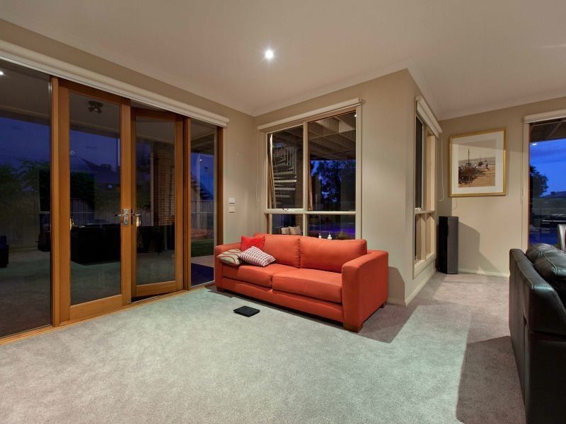 15 Niblick Circuit, Sandhurst VIC 3977