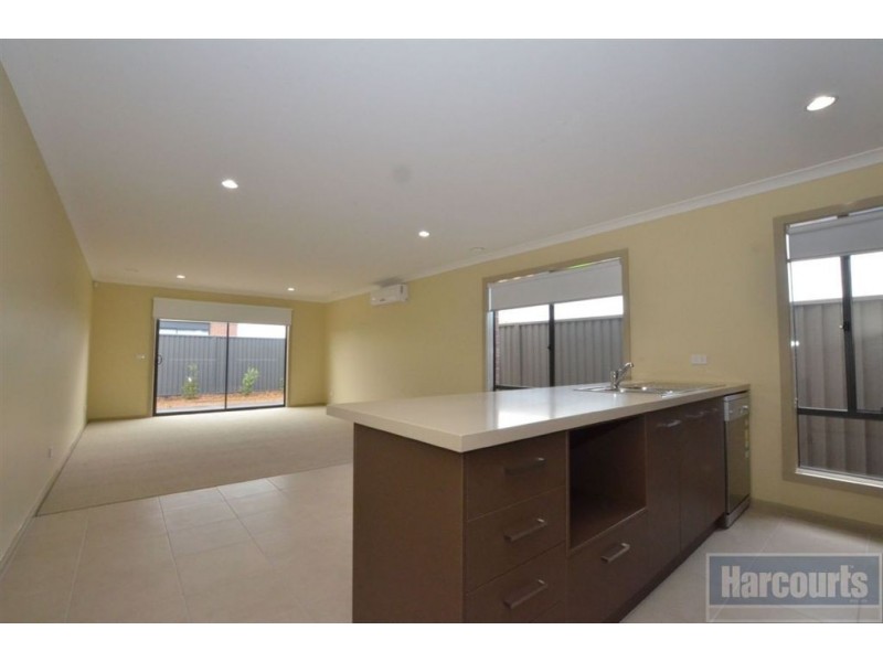 32 Jupiter Crescent, Cranbourne West VIC 3977