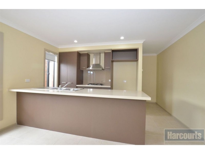 32 Jupiter Crescent, Cranbourne West VIC 3977