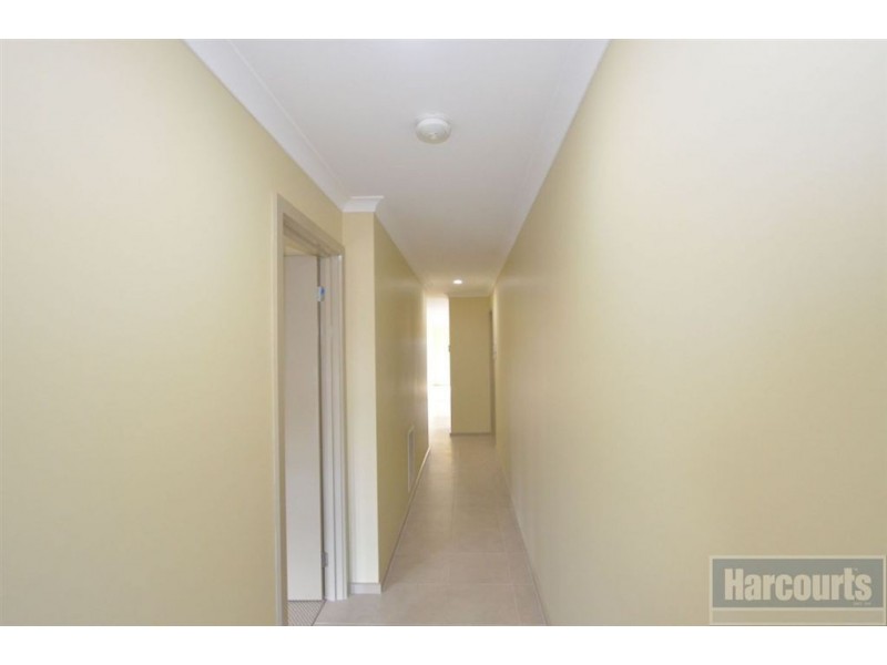 32 Jupiter Crescent, Cranbourne West VIC 3977