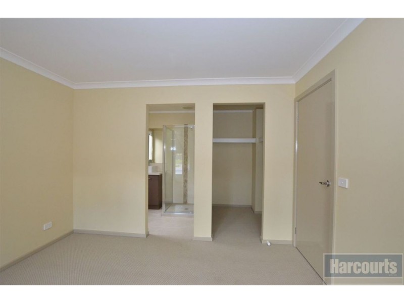 32 Jupiter Crescent, Cranbourne West VIC 3977