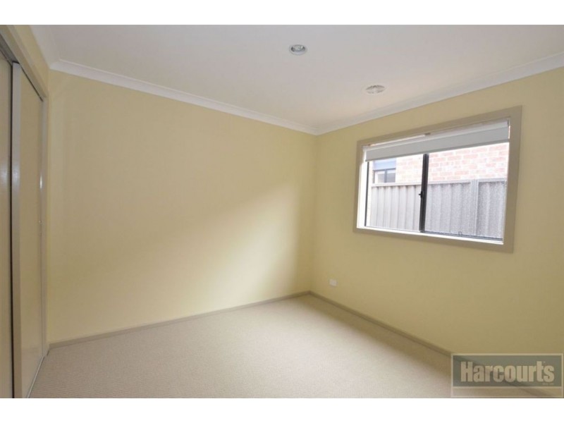 32 Jupiter Crescent, Cranbourne West VIC 3977