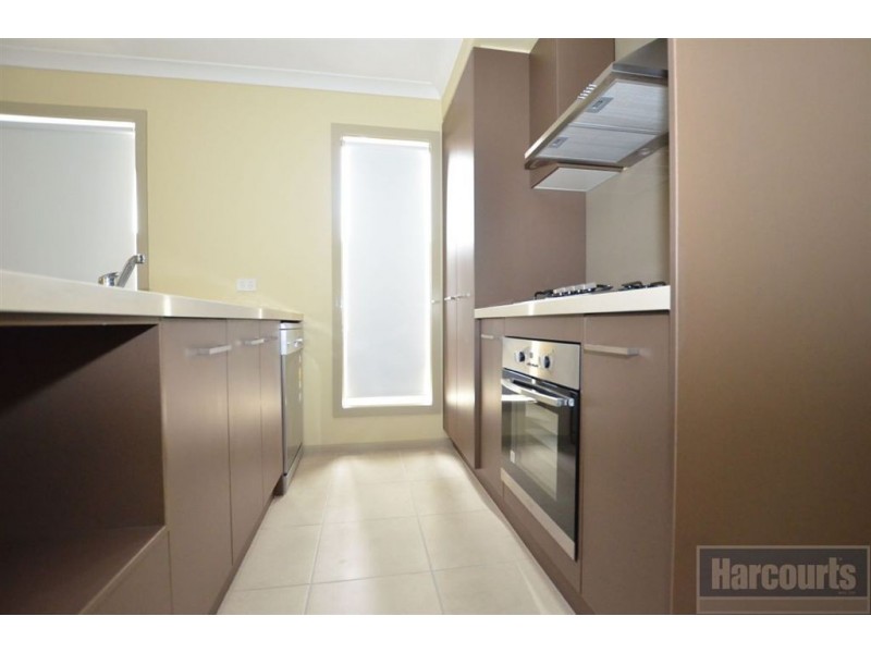 32 Jupiter Crescent, Cranbourne West VIC 3977
