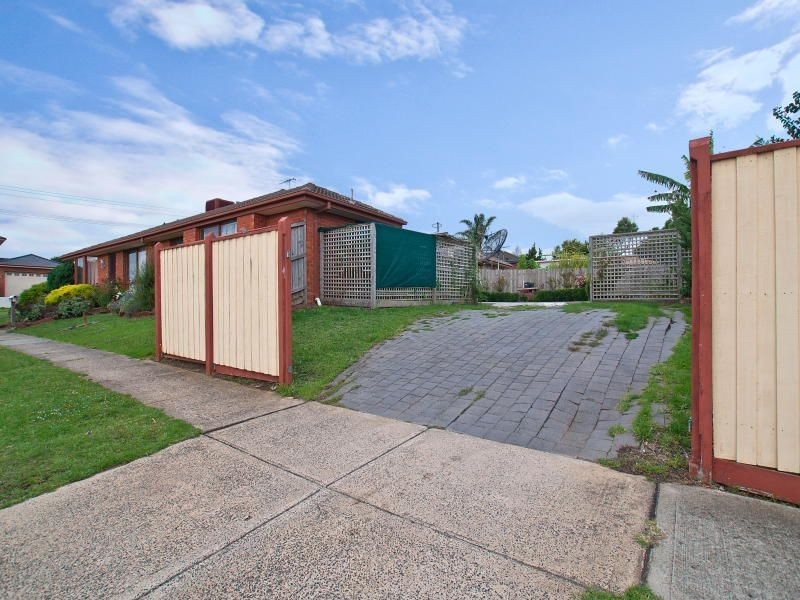 74 Gamble Road, Carrum Downs VIC 3201