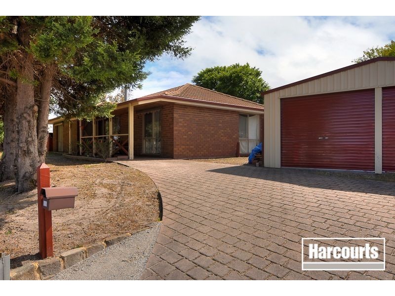 32 Rowellyn Avenue, Carrum Downs VIC 3201