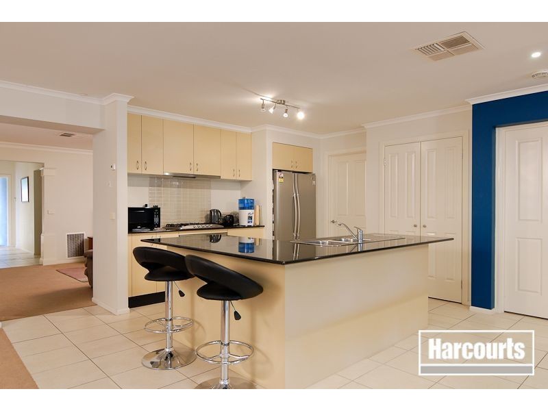 15 Tulloch Drive, Sandhurst VIC 3977