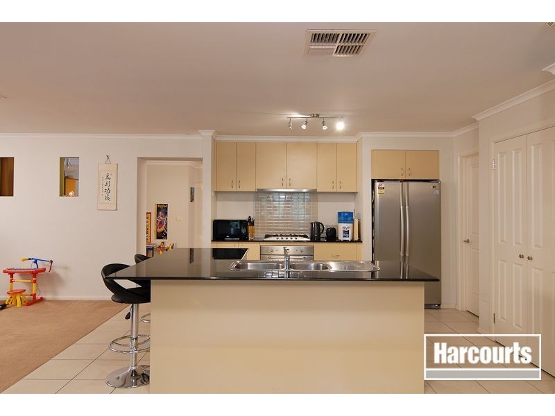 15 Tulloch Drive, Sandhurst VIC 3977