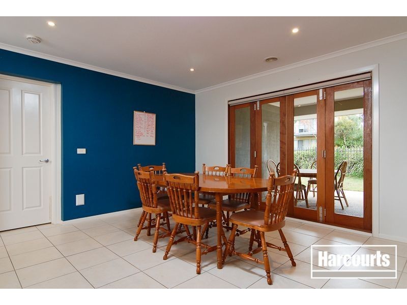 15 Tulloch Drive, Sandhurst VIC 3977