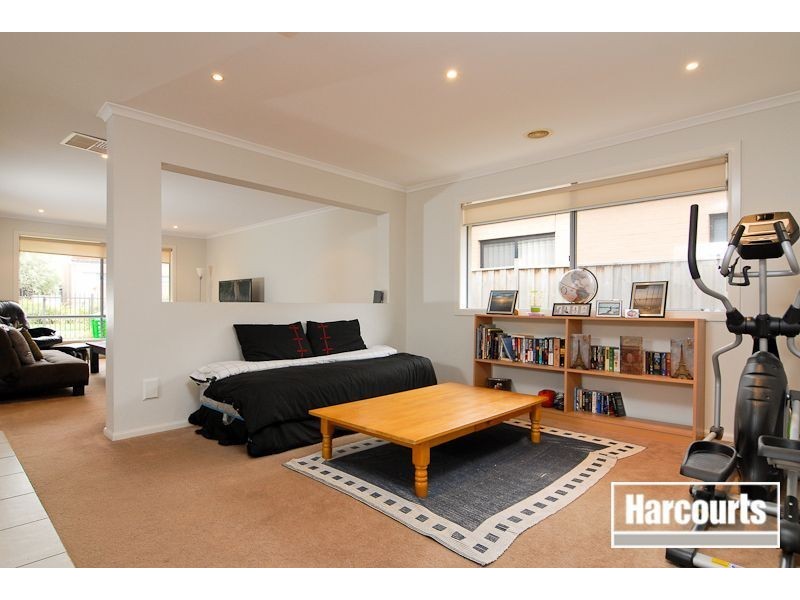 15 Tulloch Drive, Sandhurst VIC 3977