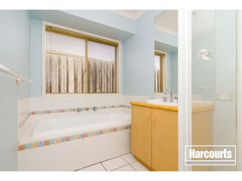 9 Delatite Way, Skye VIC 3977