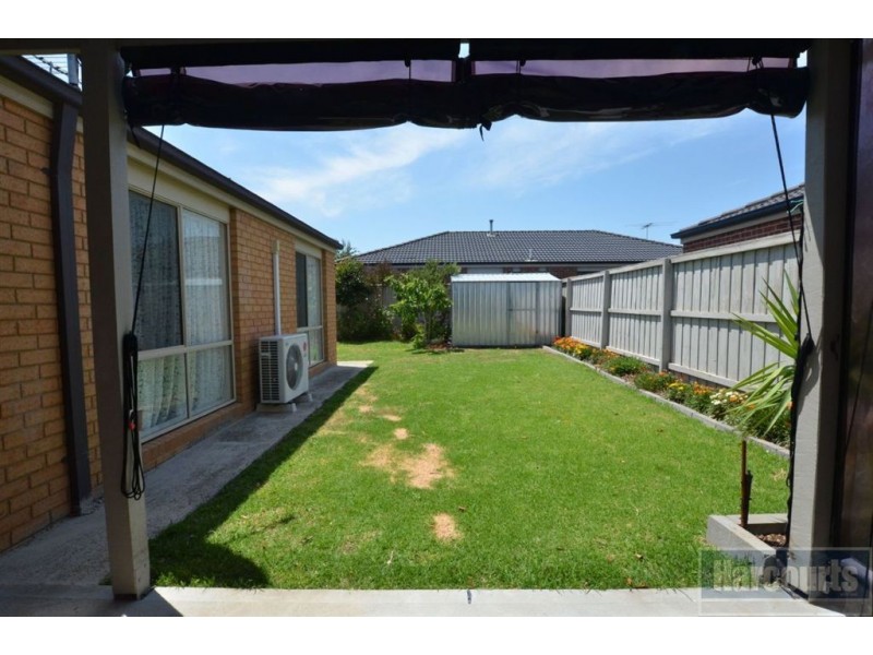 16 Robusta Avenue, Cranbourne VIC 3977