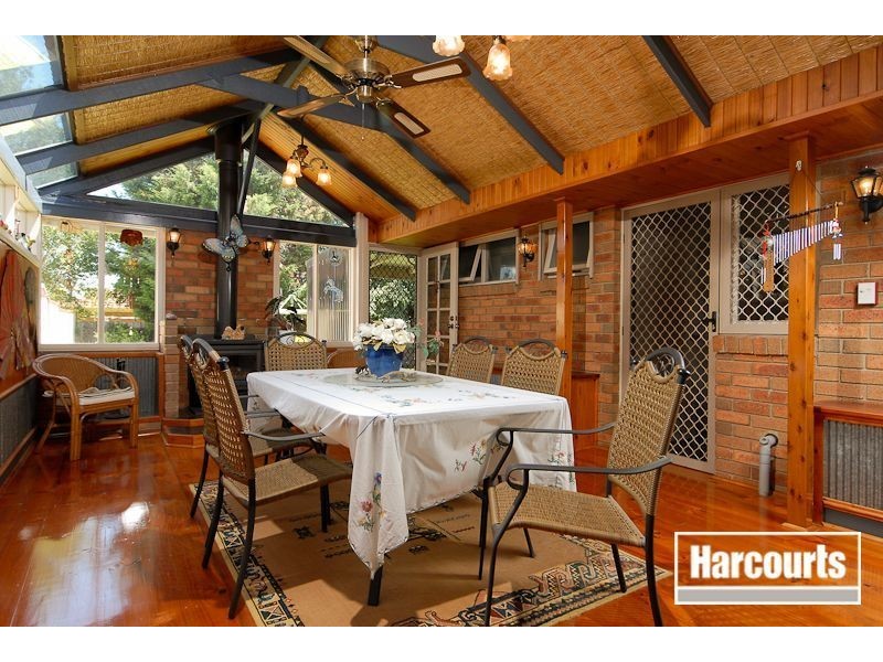 8 Van Haaster Grove, Skye VIC 3977