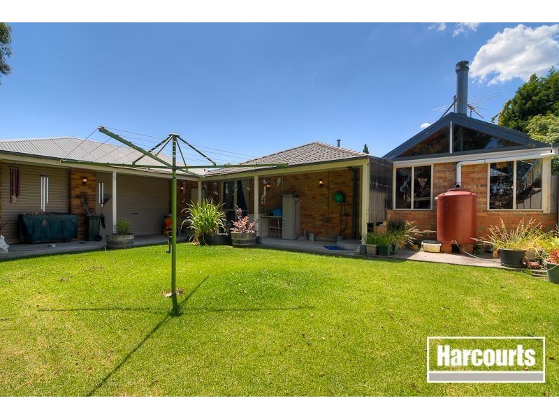 8 Van Haaster Grove, Skye VIC 3977