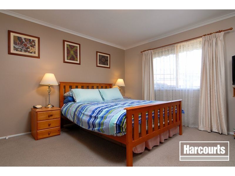 17 Pimmys Court, Skye VIC 3977