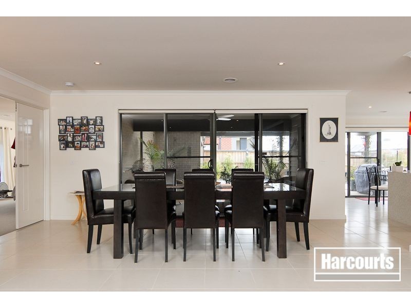 70 Sandarra Boulevard, Sandhurst VIC 3977