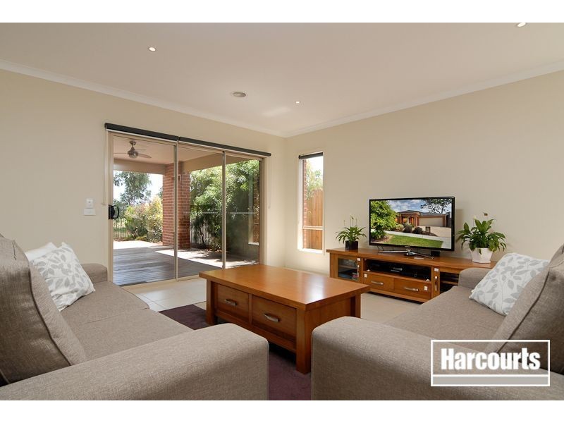 8 Toporoa Court, Sandhurst VIC 3977