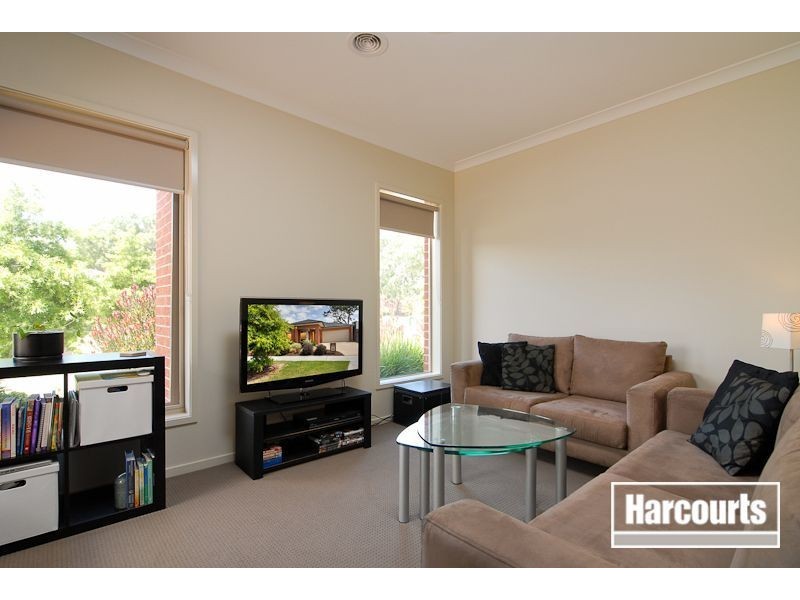 8 Toporoa Court, Sandhurst VIC 3977