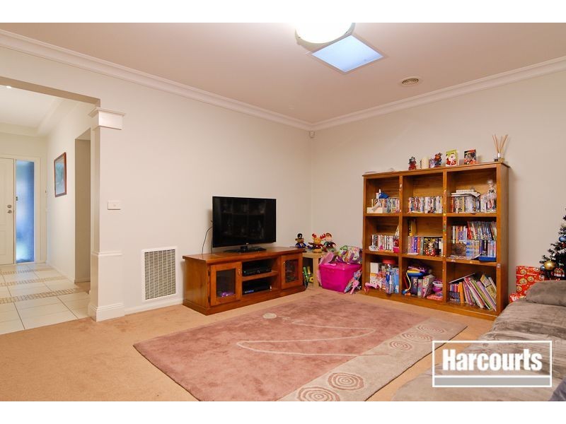15 Tulloch Drive, Sandhurst VIC 3977