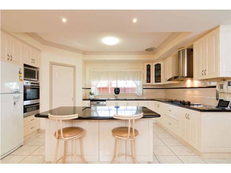 5 Friuli Place, Skye VIC 3977