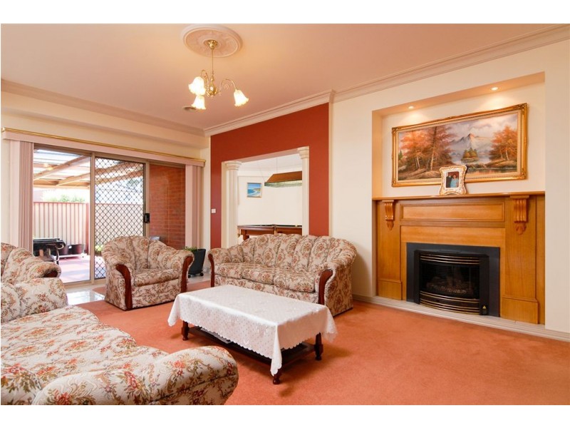 5 Friuli Place, Skye VIC 3977