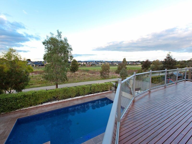 15 Niblick Circuit, Sandhurst VIC 3977