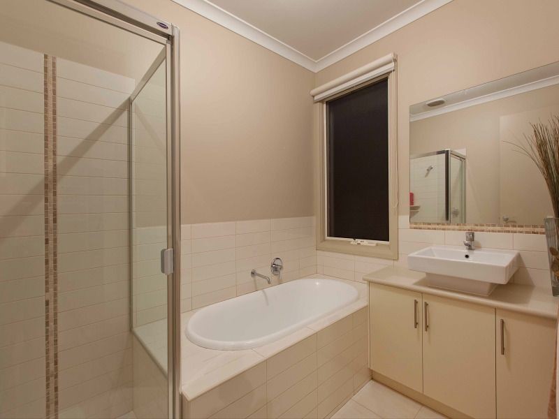 15 Niblick Circuit, Sandhurst VIC 3977