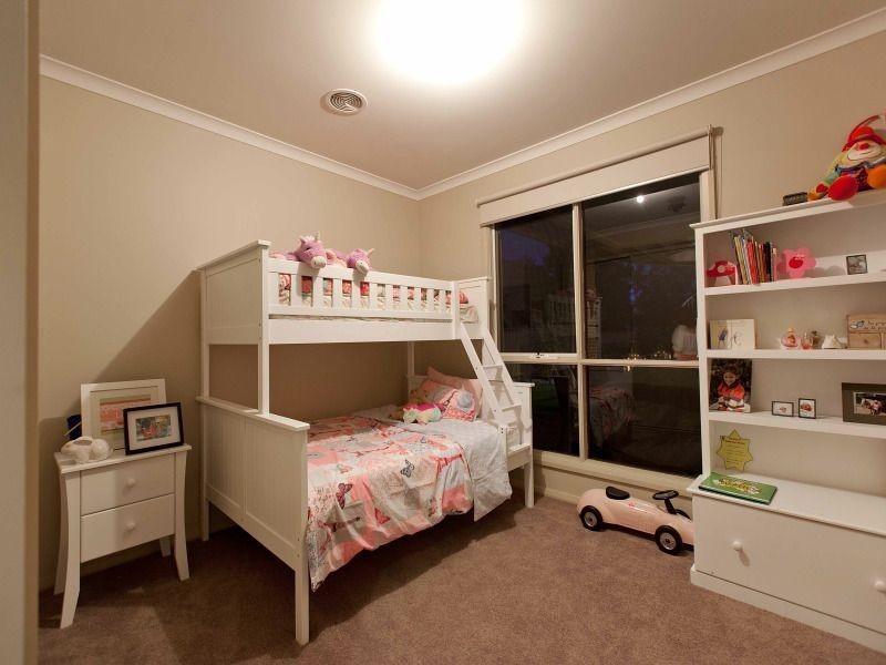 15 Niblick Circuit, Sandhurst VIC 3977