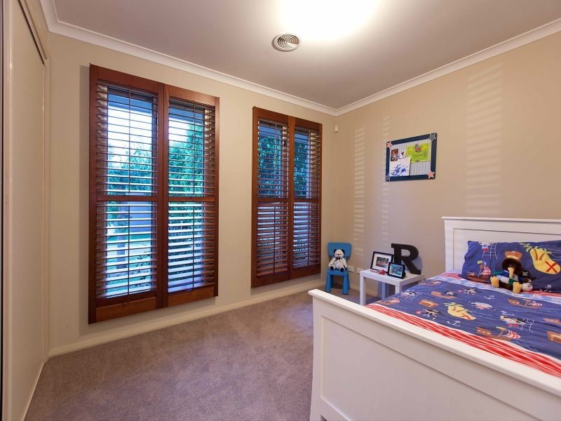 15 Niblick Circuit, Sandhurst VIC 3977