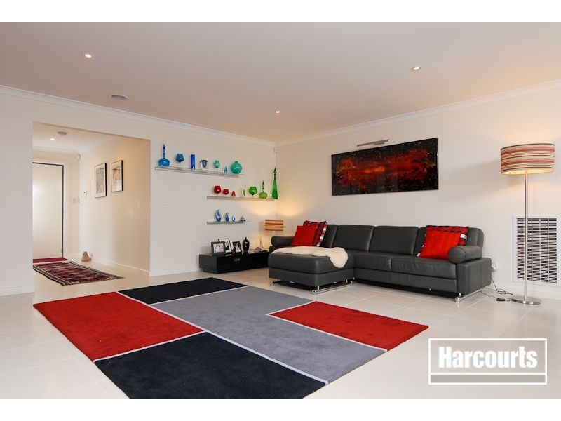 70 Sandarra Boulevard, Sandhurst VIC 3977