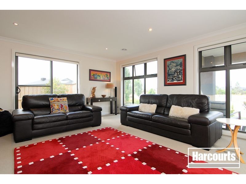 70 Sandarra Boulevard, Sandhurst VIC 3977