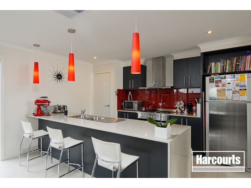 70 Sandarra Boulevard, Sandhurst VIC 3977