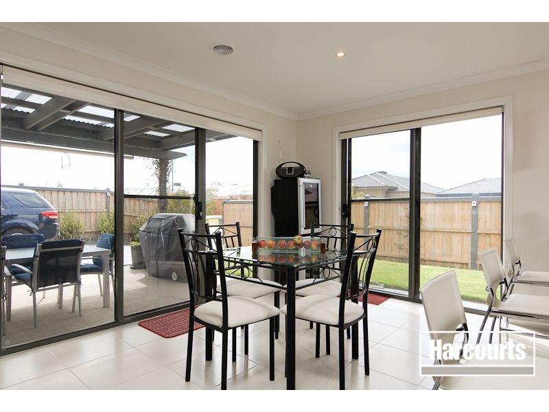 70 Sandarra Boulevard, Sandhurst VIC 3977