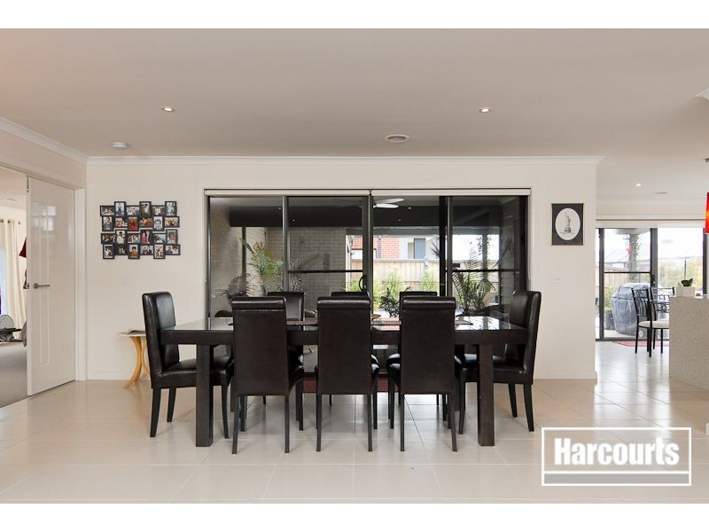 70 Sandarra Boulevard, Sandhurst VIC 3977