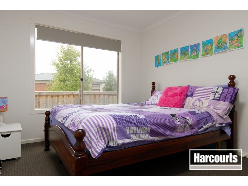 8 Elysian Place, Cranbourne West VIC 3977