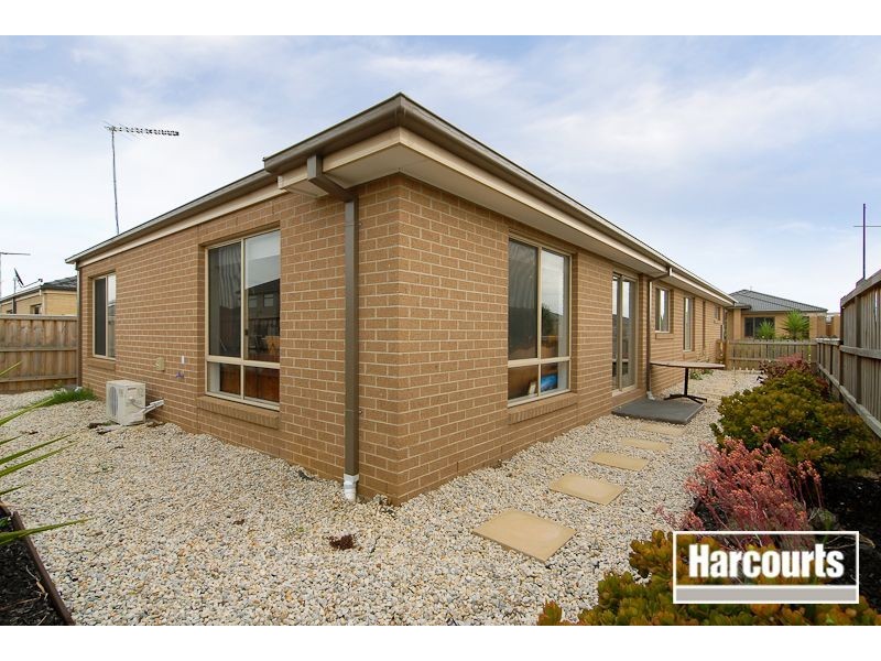 8 Elysian Place, Cranbourne West VIC 3977