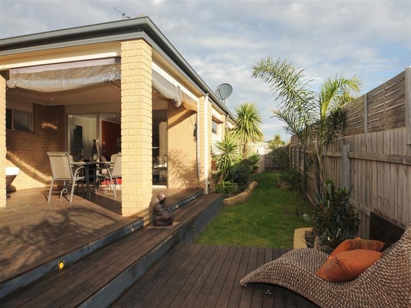 25 Diamond Parade, Skye VIC 3977