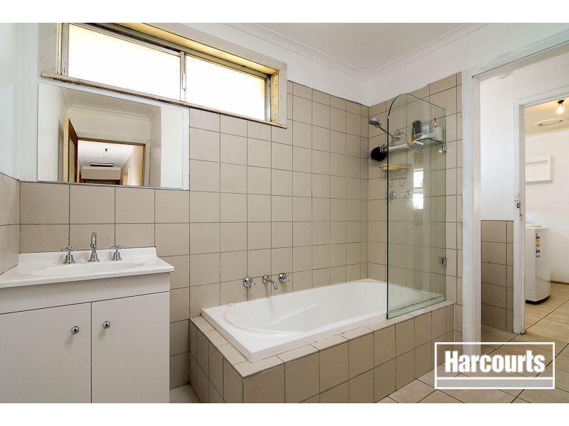 13 Hoya Crescent, Frankston North VIC 3200