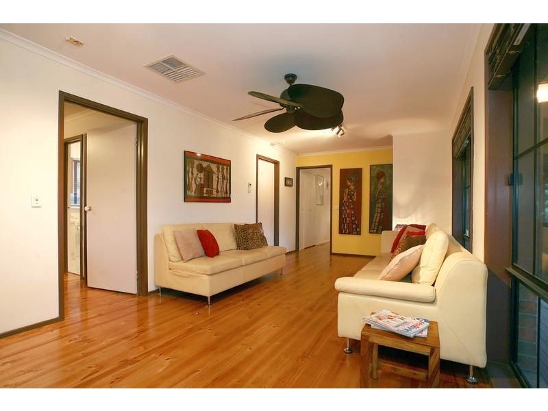 15 Rodney Court, Skye VIC 3977