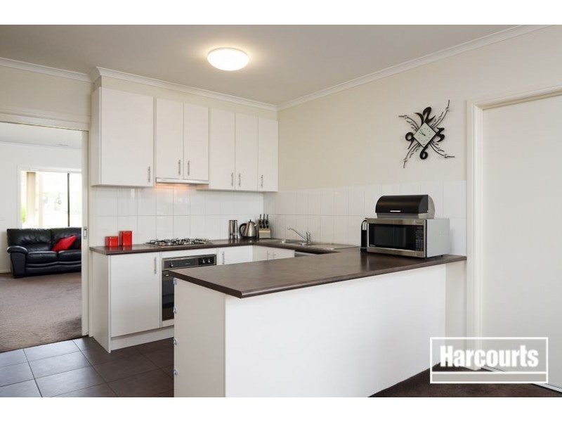 33 Pinewood Drive, Carrum Downs VIC 3201
