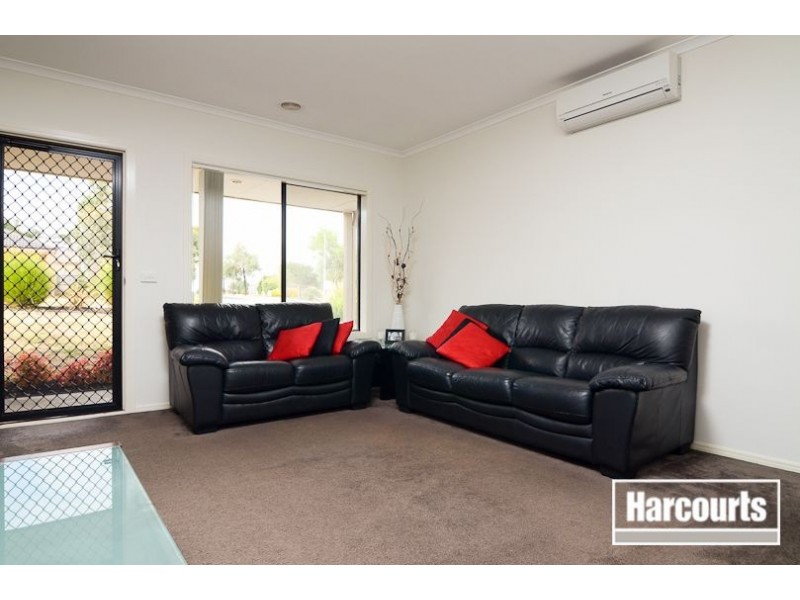 33 Pinewood Drive, Carrum Downs VIC 3201