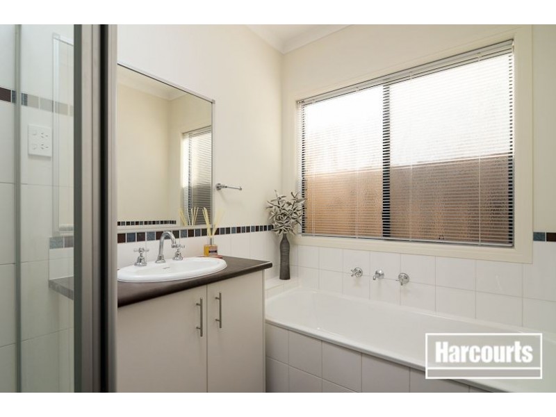 33 Pinewood Drive, Carrum Downs VIC 3201