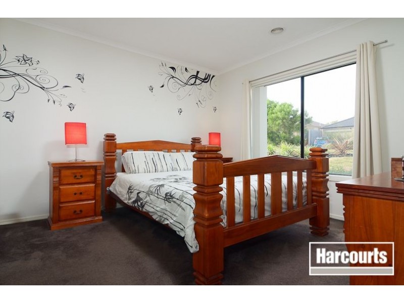 33 Pinewood Drive, Carrum Downs VIC 3201