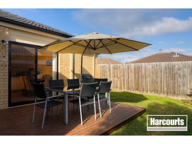 33 Pinewood Drive, Carrum Downs VIC 3201