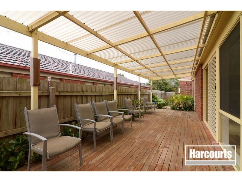 8 Friuli Place, Skye VIC 3977