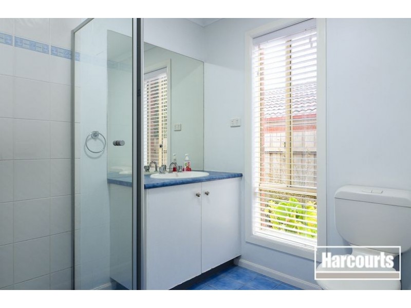 8 Friuli Place, Skye VIC 3977